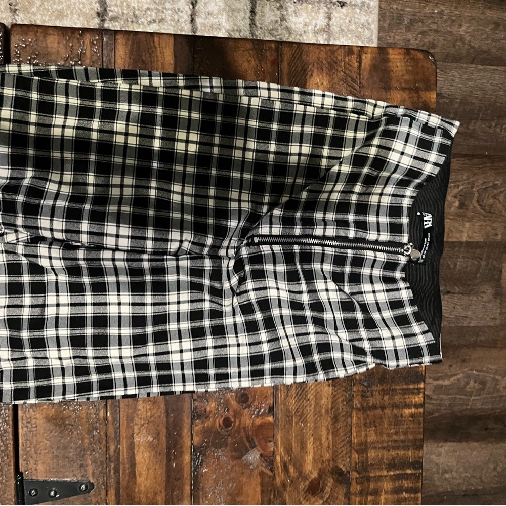 Zara Black and White Plaid Leggings